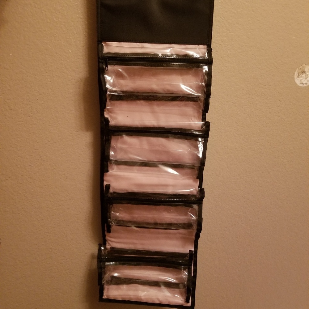 Make up holder